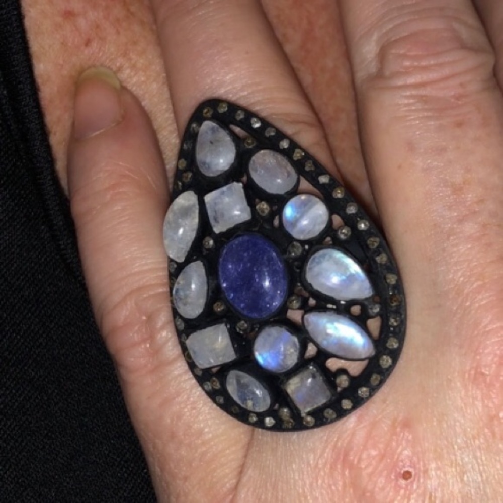 NWOT 8.37 CTW  $850 RETAIL VALUE TANZANITE MOONSTONE RING